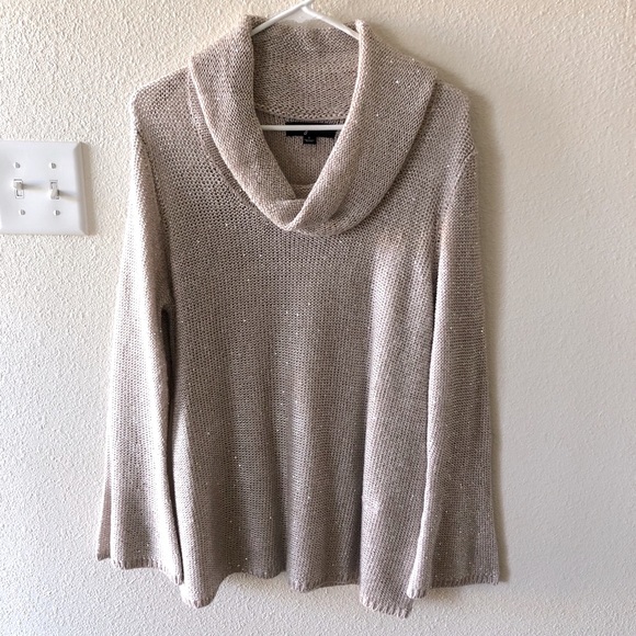 Beautiful Sweater - Picture 1 of 4